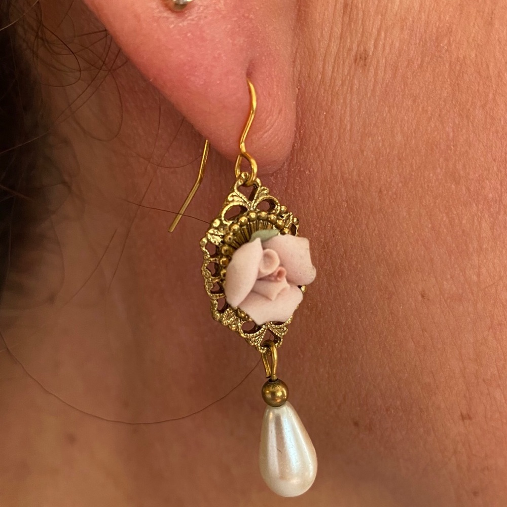 Vintage rose earrings